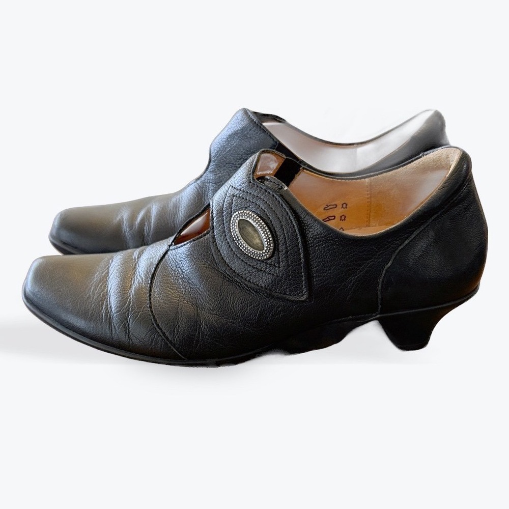 Think! Black Leather Cutout Heeled Loafers Square Toe Shoes Size 40 147 60 40